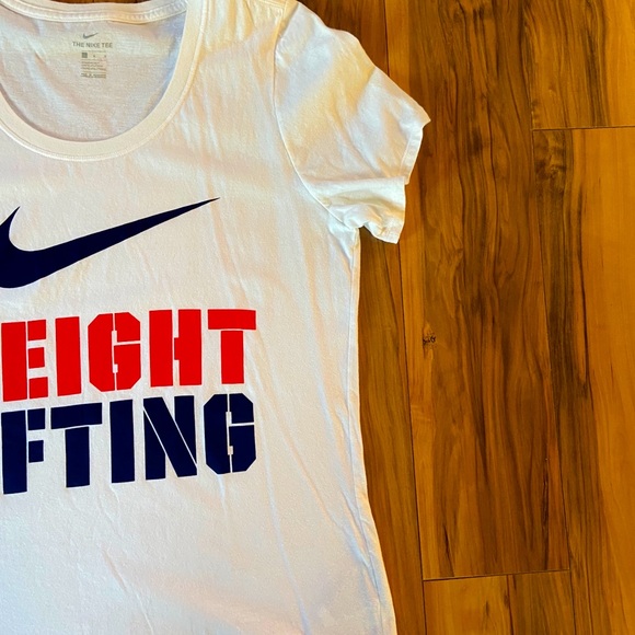 Nike tee - Picture 2 of 4